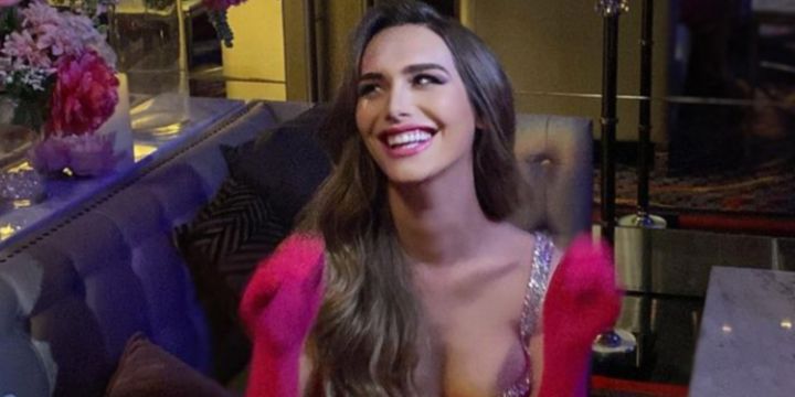 La modelo española de 32 años marcó un precedente importante en la historia de Miss Universo al convertirse en la primera mujer trans en participar. INSTAGRAM/ @angelaponceofficial