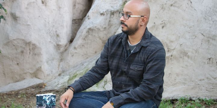 Uno de sus textos forma parte de una antología de minificciones LGBT+. ESPECIAL