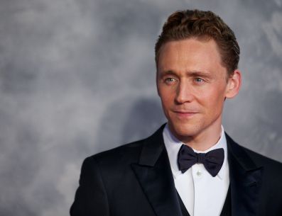 El protagonista de 'La cumbre escarlata' (2015), Tom Hiddleston, cumple 42 años y lo festeja con una impecable trayectoria sobre sus hombros. AFP/ ARCHIVO