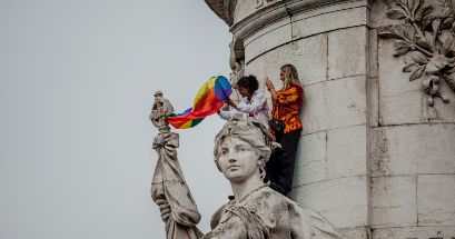 La persecución de mujeres trans fue auspiciada por el Estado en la década de los setenta. UNSPLASH / Norbu GYACHUNG