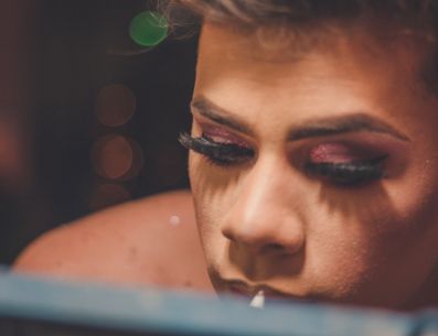 El mensaje de la obra es claro: sobresalir y lograr tus sueños sin importar lo que los demás digan. UNSPLASH/Jesús Boscán