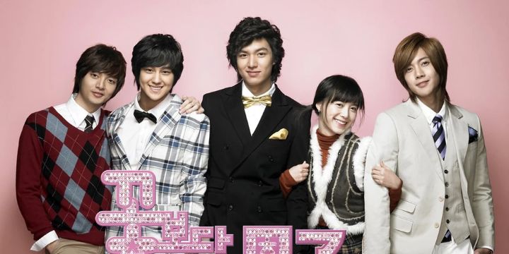 El actor Kim Hyun Joong fue integrante de una boyband llamada SS501 y en "Boys over flowers" lo vemos actuando y cantando. Filmaffinity