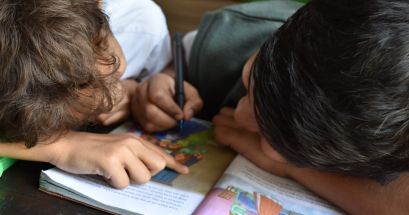 Hoy se conmemora el Día del niño (sí, y de la niña también). UNSPLASH/Andrew Ebrahim