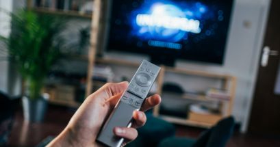 Prepara la botana para disfrutar de estos estrenos. UNSPLASH/Jonas Leupe