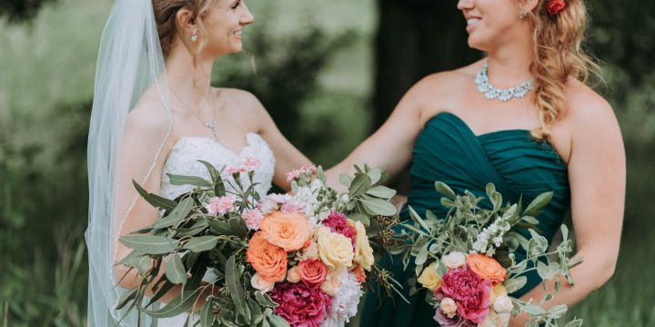 Entre otras cosas, piden que a las uniones igualitarias no se les llame “matrimonio”. UNSPLASH/Samantha Gades