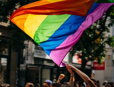 Celebran en Oaxaca tercera marcha caravana por Orgullo LGBTQ+. UNSPLASH/Raphael Renter