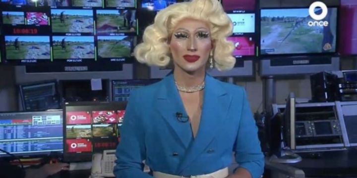 Drag queen hace historia en la televisión de México al ser la primera presentadora de un noticiero. ESPECIAL/Canal Once