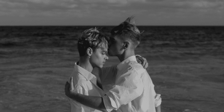 Amo, amor gay, escenas que nos recuerdan este sentimiento. UNSPLASH/Radek Pestka