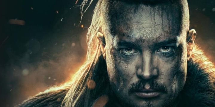 Alexander Dreymon protagoniza tanto la película “Siete reyes deben morir” como la serie “The last kingdom”, ambas disponibles en Netflix. Netflix