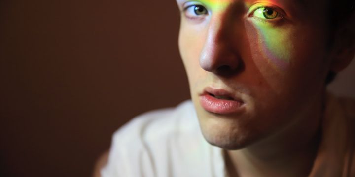 La plumofobia la sienten los homosexuales ‘masculinos’ hacia aquellos que, según sus estándares, no lo son. Lilith Redmoon