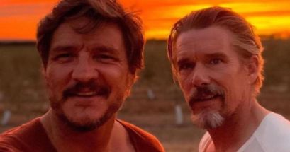 Ethan y Pedro tuvieron que filmar bajo el sol de la ciudad de Almería en agosto, en el desierto de Tabernas, bajo altas temperaturas y la dirección de Almodóvar, quien inmediatamente reconoció en ambos a sus protagonistas. Instagram/@pedropascalnews