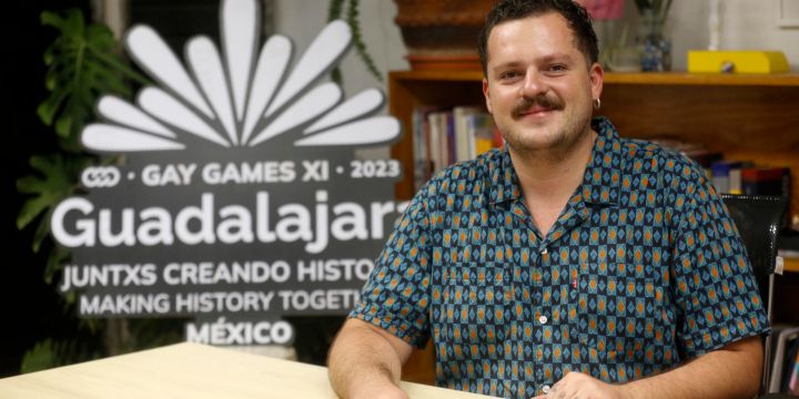 Andrés Treviño, director de diversidad sexual de Jalisco, posa durante una entrevista en el marco de los Gay Games de Guadalajara, la primera sede en América Latina en recibir esta justa deportiva y cultural. EFE/ Francisco Guasco