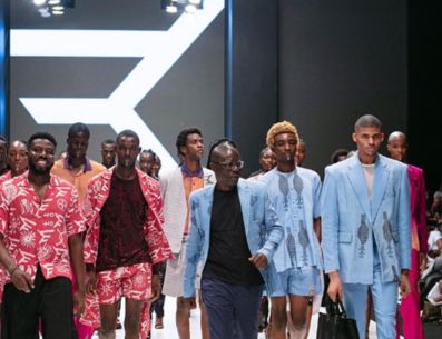 La directora de la Semana de la Moda de Lagos, Omoyemi Akerele, destacó que los africanos identifican esos productos diseñados y fabricados en África como "un símbolo de orgullo y una forma de afirmar su identidad". Instagram/@lagosfashionweekofficial
