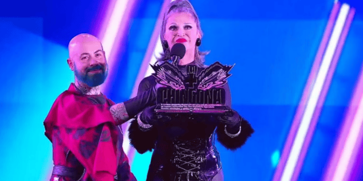 De manera inesperada el premio a "La Más Legendaria" le fue otorgado a la actriz Alejandra Bogue, importante mujer trans del entretenimiento LGBT+- mexicano. FACEBOOK/No Mi Ciela
