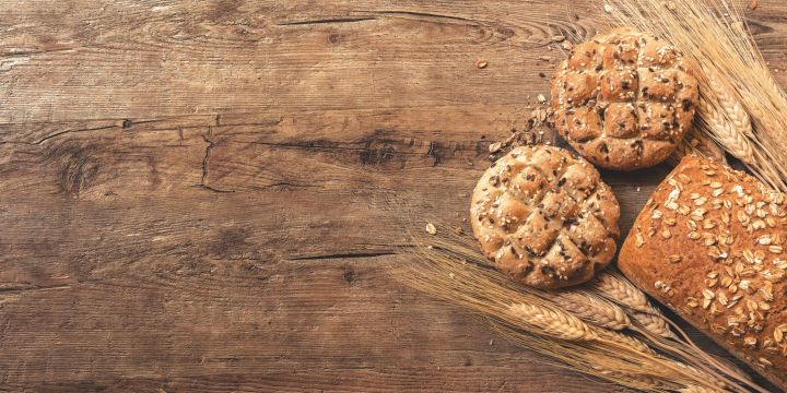 Estos alimentos, por ejemplo, son recomendados para reducir el riesgo de tener presión arterial alta. UNSPLASH/Ales Krivec