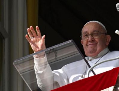 El papa subraya que "quien protesta con vehemencia pertenece a pequeños grupos ideológicos". Instagram/@franciscus