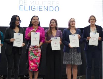 La representante en Ecuador del Programa de las Naciones Unidas para el Desarrollo (PNUD), Matilde Mordt, destacó que la posibilidad de Matilde Hidalgo votase en 1924 ocurrió "no sin una batalla legal previa", pues "hubo por supuesto obstáculo para llegar a ese hito". Instagram/@pnudecuador