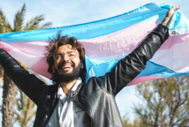 Urge una Ley Integral Trans en favor de la población travesti, transexual y transgénero, así como también de la población no binaria, que muchas veces suele sumarse al activismo trans por no estar enmarcada en el binarimos de género. UNSPLASH/getty images