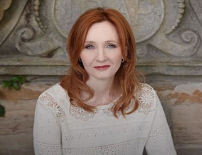 No contenta con sus comentarios transfóbicos, tambiénr recientemente la escritora declaró que “no perdonará” a los protagonistas de Harry Potter por no apoyar sus declaraciones. Instagram/@jkrowling_official